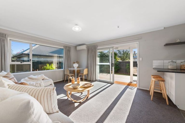 Photo of property in 2/9 Somme Street, St Albans, Christchurch, 8014