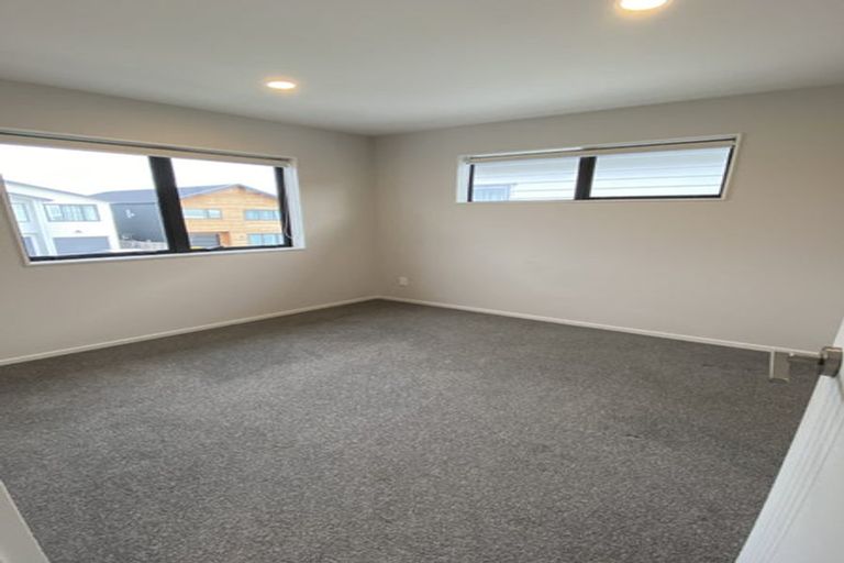 Photo of property in 30 Toanui Road, Hobsonville, Auckland, 0616