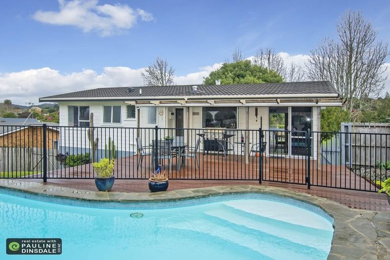 Photo of property in 17 Tait Street, Te Kamo, Whangarei, 0112