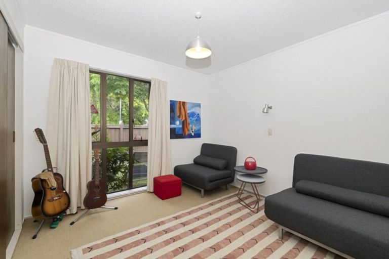 Photo of property in 39 Waddington Drive, Naenae, Lower Hutt, 5011