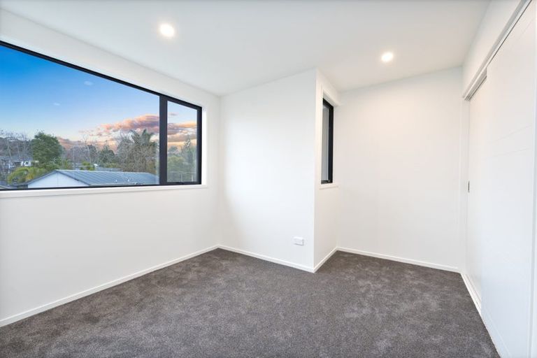 Photo of property in 64a Sungrove Rise, Sunnyvale, Auckland, 0612