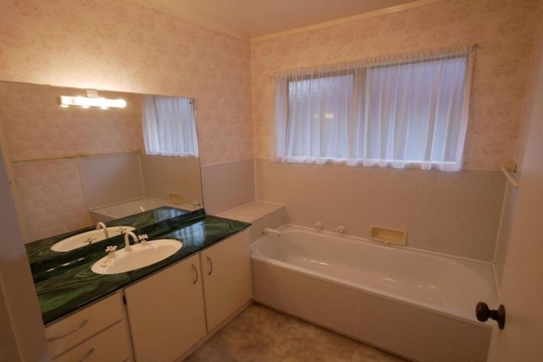 Photo of property in 37 Manse Road, Pahurehure, Papakura, 2113