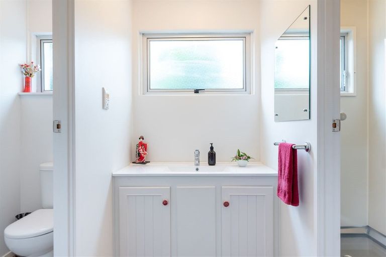 Photo of property in 58 Lynden Avenue, Hillcrest, Auckland, 0627