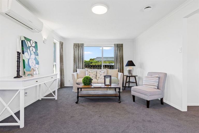 Photo of property in 15 Gibson Drive, Hornby, Christchurch, 8042