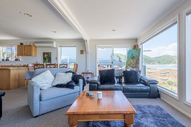 Photo of property in 148 The Esplanade, Houghton Bay, Wellington, 6023