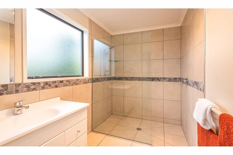 Photo of property in 405 Avonhead Road, Avonhead, Christchurch, 8042