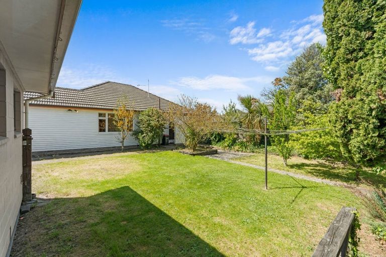 Photo of property in 131 Memorial Avenue, Burnside, Christchurch, 8053