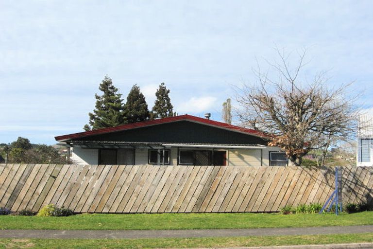 Photo of property in 2/131 Forrester Drive, Welcome Bay, Tauranga, 3112