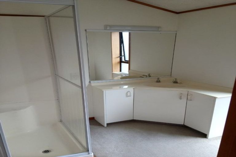 Photo of property in 1/35 Gordon Avenue, Forrest Hill, Auckland, 0620