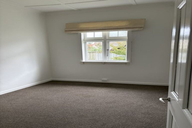 Photo of property in 6 Malcolm Street, Martinborough, 5711