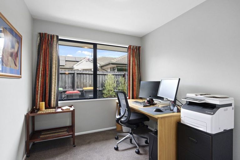 Photo of property in 9 Napoleon Close, Harewood, Christchurch, 8051