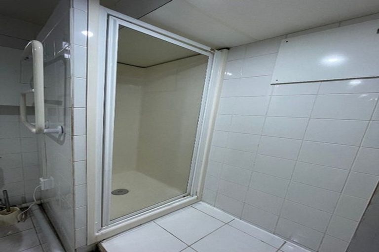 Photo of property in 9 Joshua Place, Weymouth, Auckland, 2103