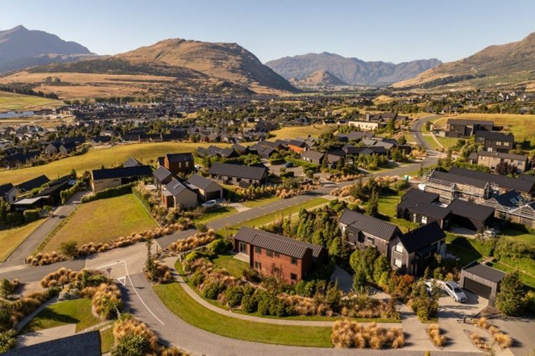 Photo of property in 47 Jacks Point Rise, Jacks Point, Queenstown, 9371