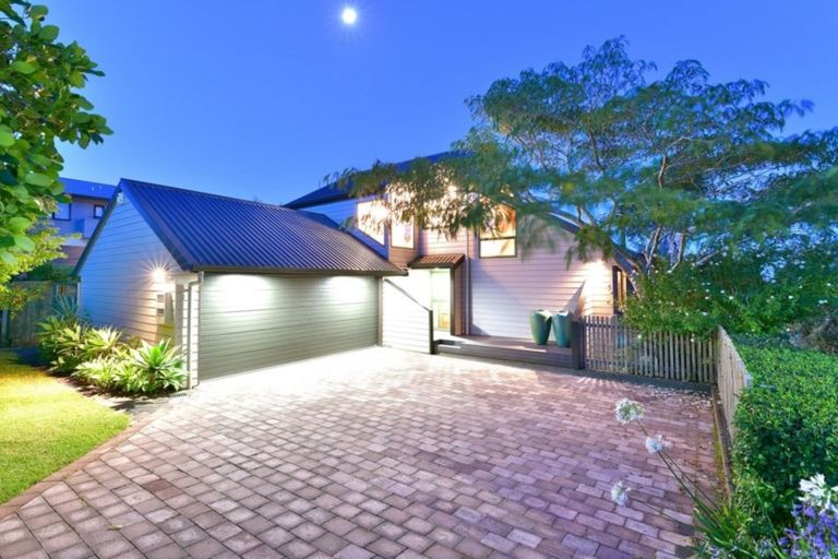 Photo of property in 18 Whale Cove, Stanmore Bay, Whangaparaoa, 0932