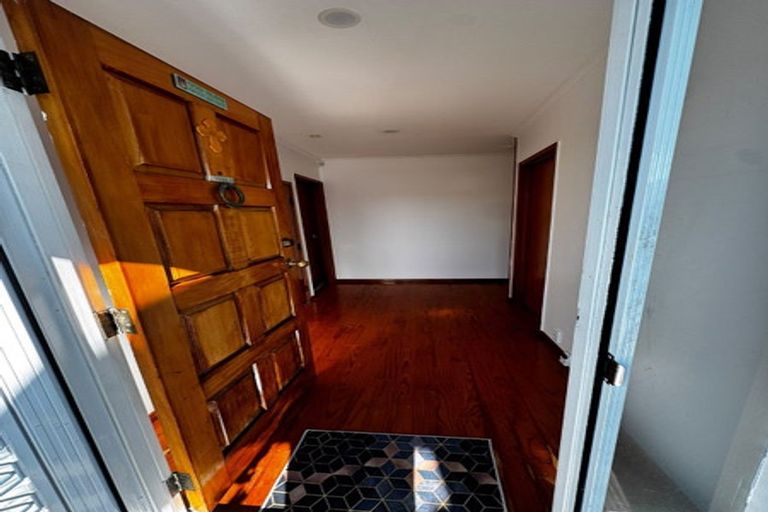 Photo of property in 75 Avonleigh Road, Green Bay, Auckland, 0604