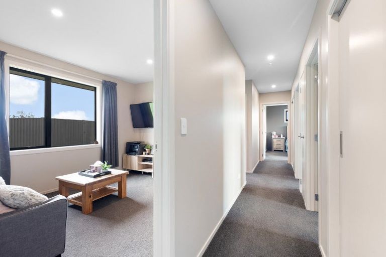 Photo of property in 11 Tui Place, Edendale, Wyndham, 9893