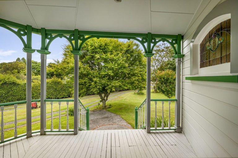 Photo of property in 18 Mills Street, Eltham, 4322