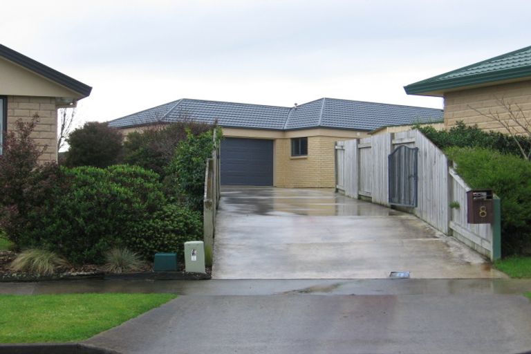 Photo of property in 8 Logan Place, Kelvin Grove, Palmerston North, 4414