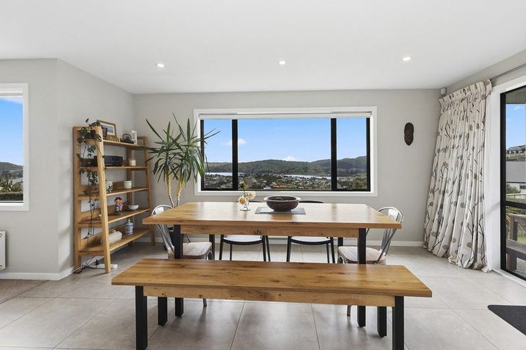 Photo of property in 75 Endeavour Drive, Whitby, Porirua, 5024