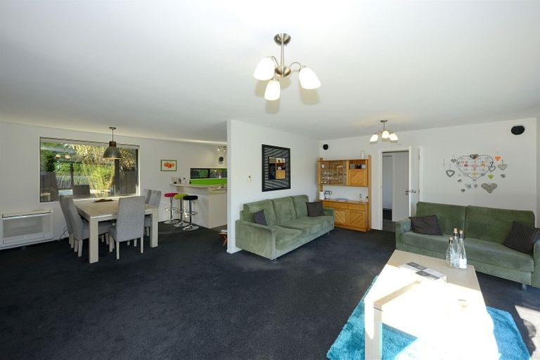 Photo of property in 8 Strathean Avenue, Avonhead, Christchurch, 8042