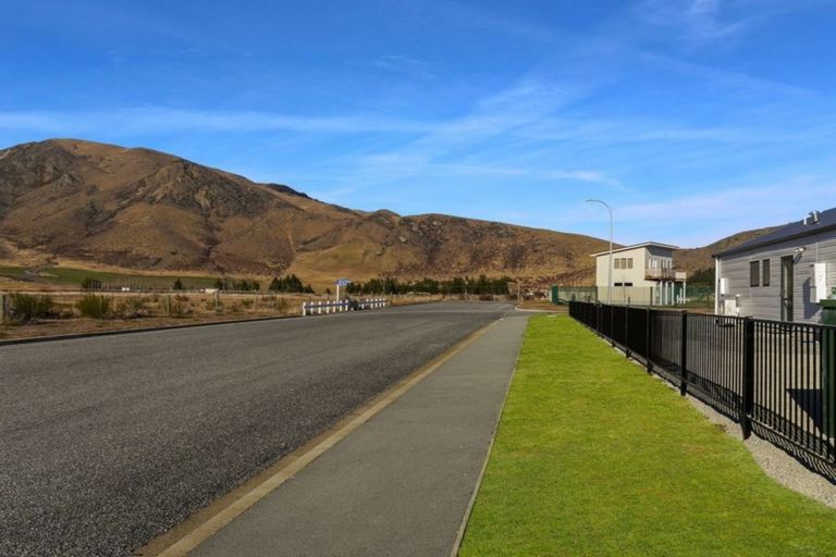 Photo of property in 1 Cirrus Place, Omarama, 9412