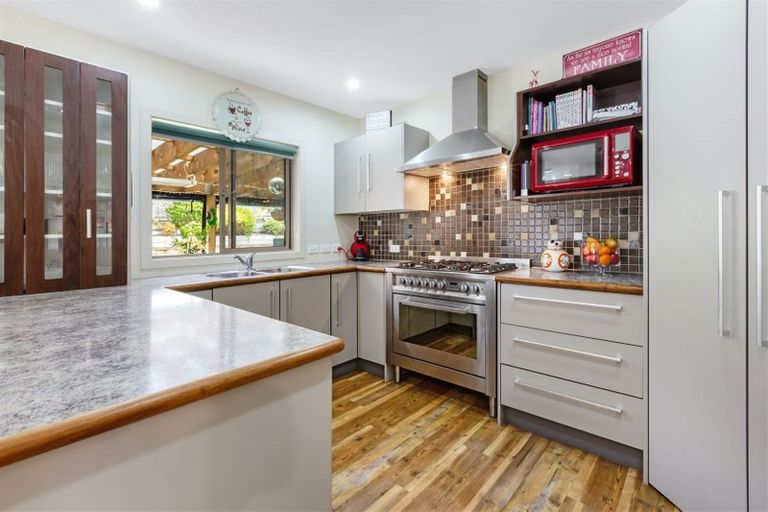 Photo of property in 8 Kahurangi Heights, Aotea, Porirua, 5024