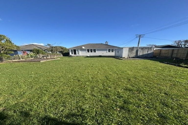 Photo of property in 124 Hewer Crescent, Naenae, Lower Hutt, 5011