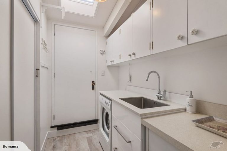 Photo of property in 2 Hatherly Lane, Mount Pleasant, Christchurch, 8081