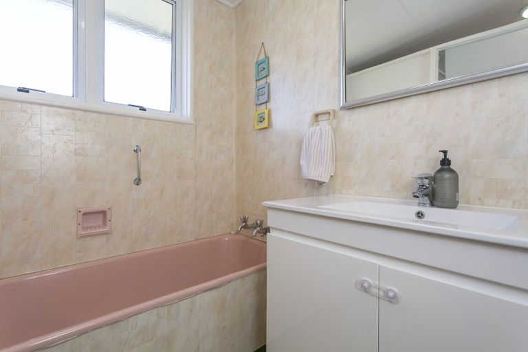 Photo of property in 51 Rainbow Drive, Rainbow Point, Taupo, 3330