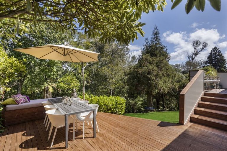 Photo of property in 40 Tiri Tiri Road, Birkdale, Auckland, 0626