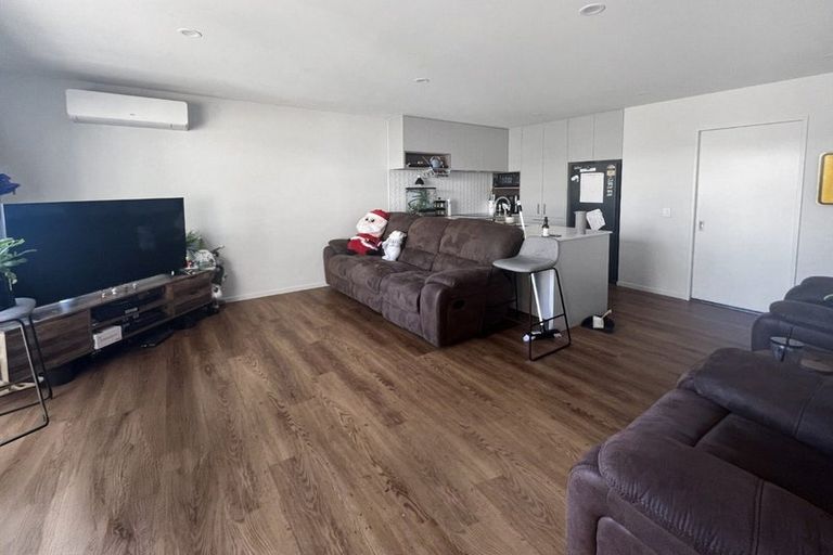 Photo of property in 2/27 Linwood Avenue, Linwood, Christchurch, 8011