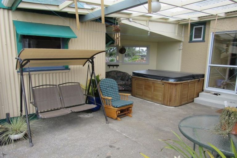 Photo of property in 43 Fookes Street, Waverley, 4510