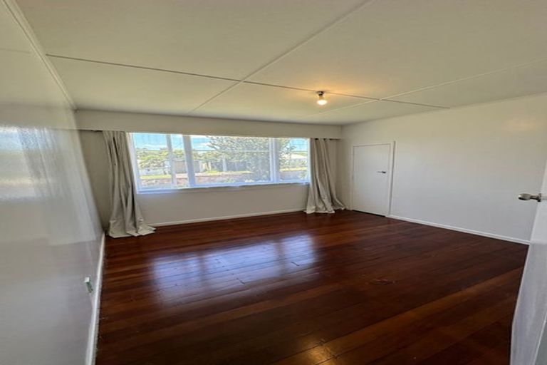 Photo of property in 65 Banks Street, Marfell, New Plymouth, 4310