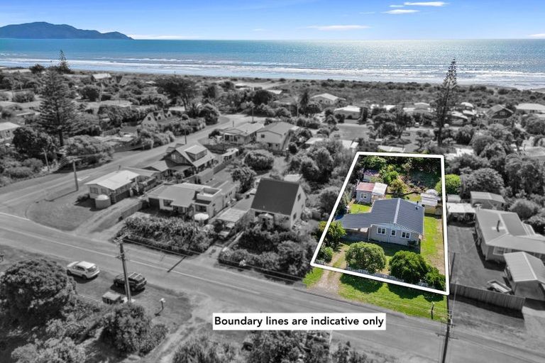 Photo of property in 13 Dixie Street, Te Horo Beach, Otaki, 5581