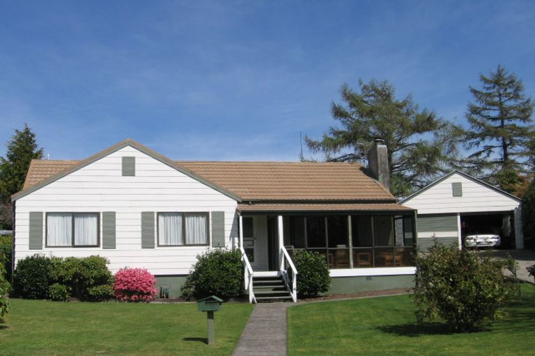 Photo of property in 10 Campbell Place, Pukehangi, Rotorua, 3015