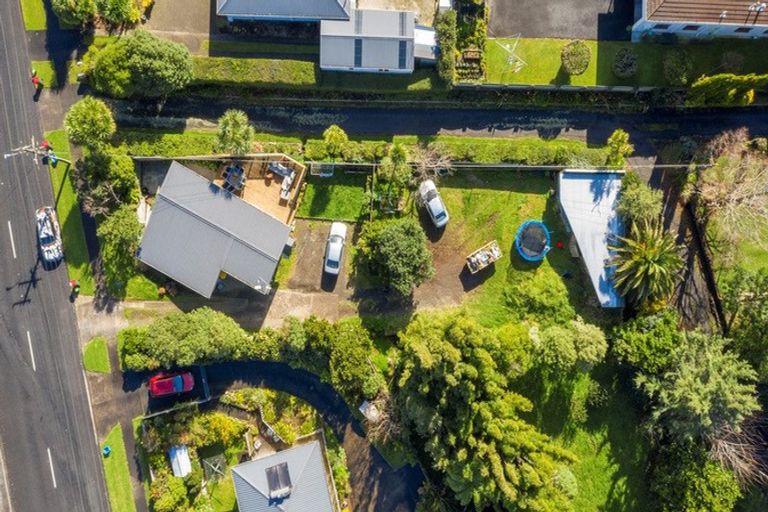 Photo of property in 65 Seaview Road, Marfell, New Plymouth, 4310