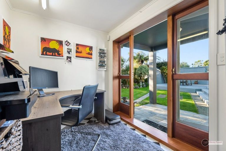 Photo of property in 37 Pohutukawa Street, Woburn, Lower Hutt, 5010