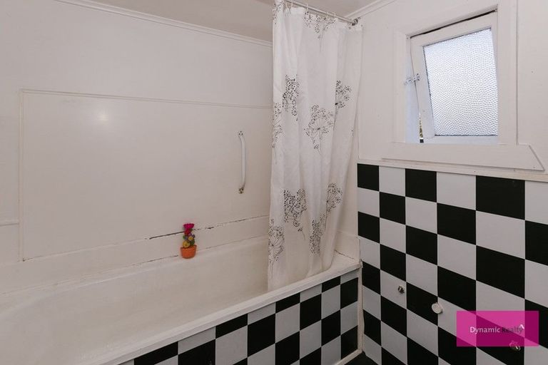 Photo of property in 20 Reeve Street, Foxton, 4814