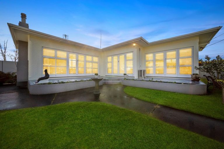 Photo of property in 13 Hori Street, Vogeltown, New Plymouth, 4310