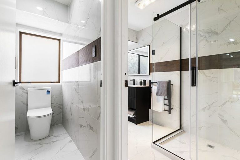 Photo of property in 2/49 Larne Avenue, Pakuranga Heights, Auckland, 2010