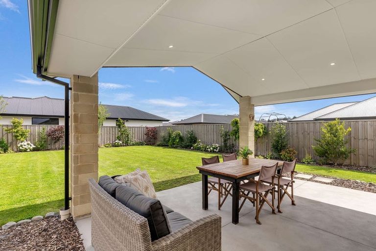 Photo of property in 117 Shillingford Boulevard, Rolleston, 7615