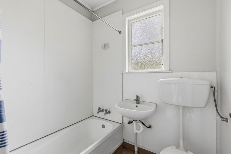 Photo of property in 64 Jellicoe Drive, Hamilton East, Hamilton, 3216