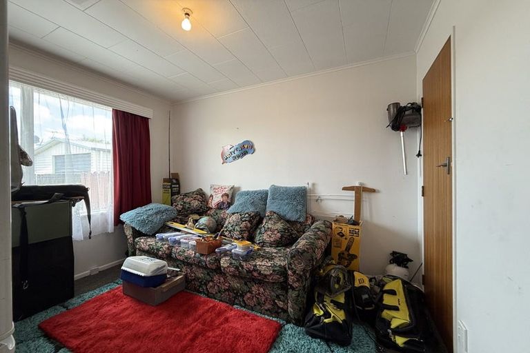 Photo of property in 24a Oregon Drive, Maoribank, Upper Hutt, 5018