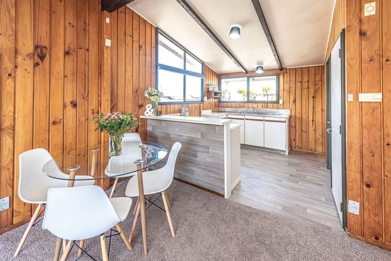 Photo of property in 33 Tongariro Street, Castlecliff, Whanganui, 4501