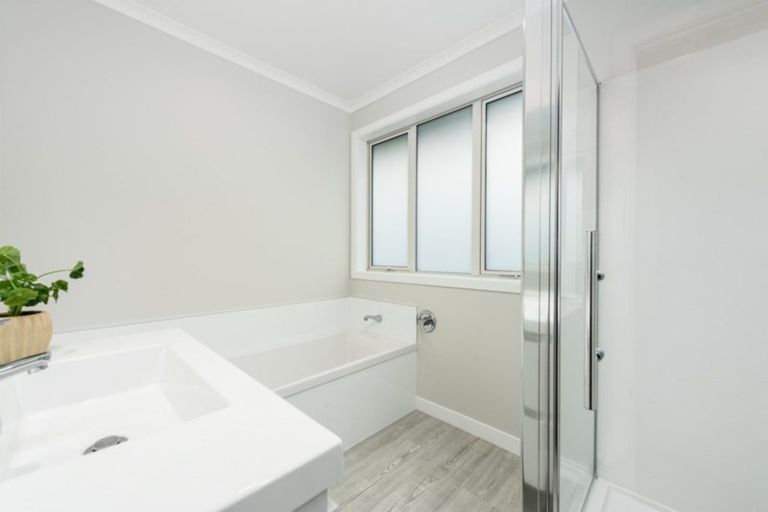 Photo of property in 52 Awataha Crescent, Pyes Pa, Tauranga, 3110