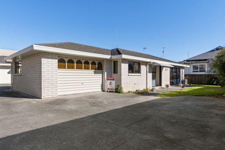 Photo of property in 2/36 Third Avenue, Tauranga, 3110