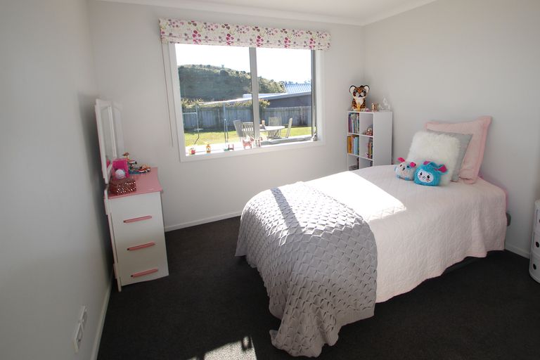 Photo of property in 32 Blue Stone Drive, Waiareka Junction, Oamaru, 9401