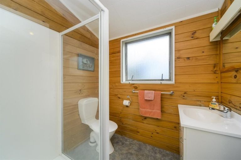 Photo of property in Build Inn, 1942 Parewanui Road, Parewanui, Bulls, 4894