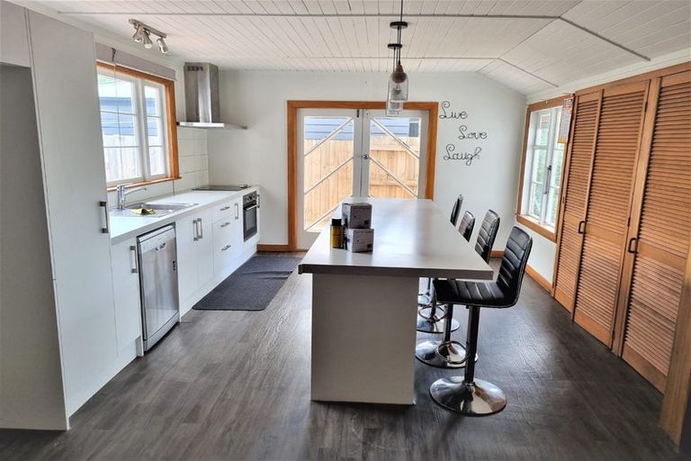 Photo of property in 35 Frederick Street, Terrace End, Palmerston North, 4410