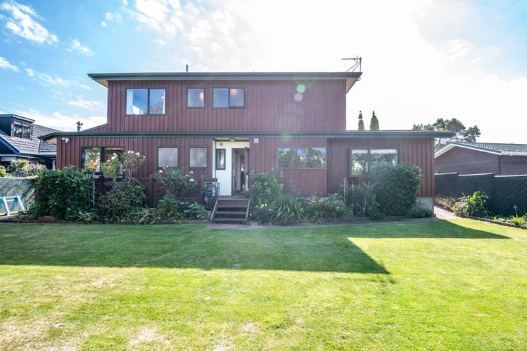 Photo of property in 26 Burbank Crescent, Churton Park, Wellington, 6037